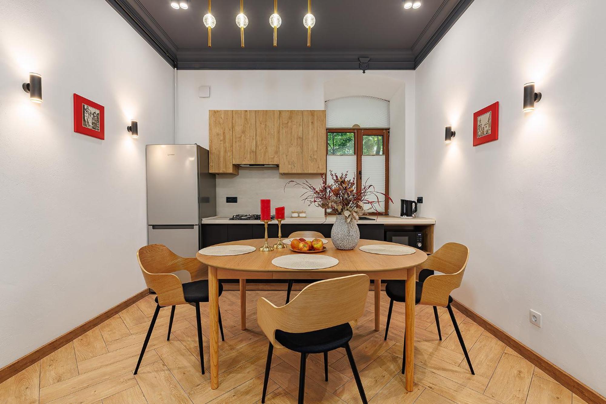 Grand Apartment Lviv Extérieur photo